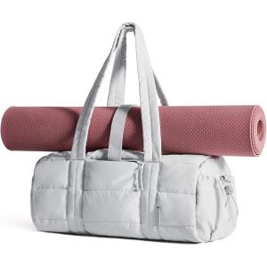 BAGSMART Reiki Gym Bag for Women, Medium Yoga Mat Crossbody Bag with Wet & Dry Pocket, Quilted Gym Shoulder Bag for Weekend, Lavender Gray(15L-Lavender Gray)